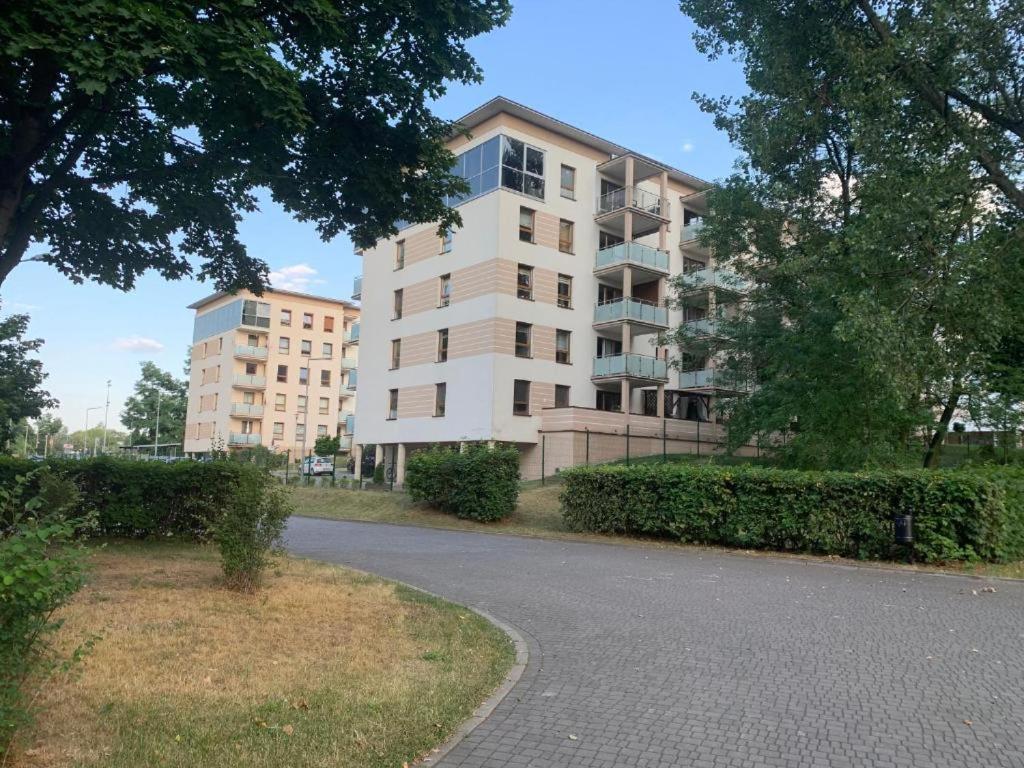 Europa22 Apartament "Sen Jak W Pieciogwiazdkowym Hotelu" - Centrum Miasta Tomaszów Mazowiecki 外观 照片